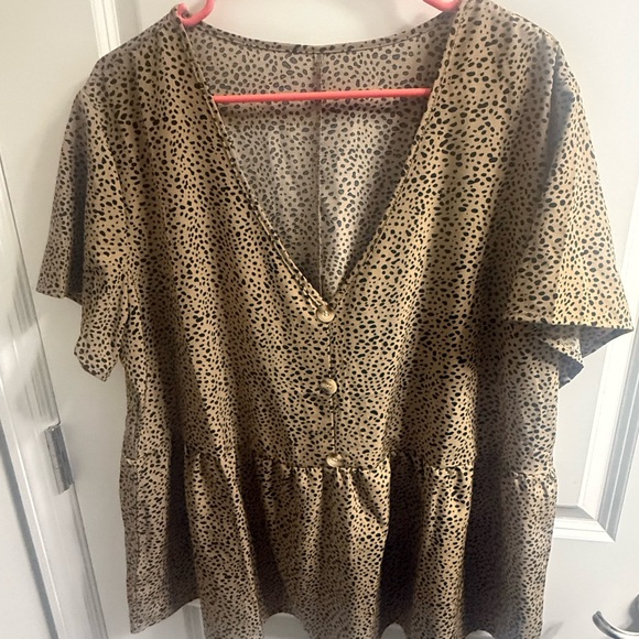 SHEIN Tops - SHEIN Tan & Black Animal Print Button-Front Tunic